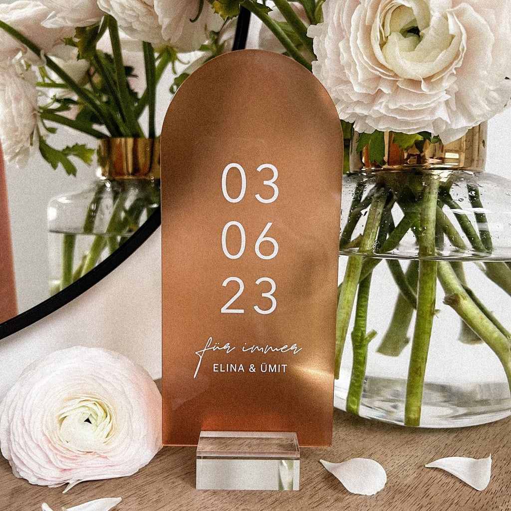 Acrylschild mit Fuß aus Acrylblock "Date" | personalisiert