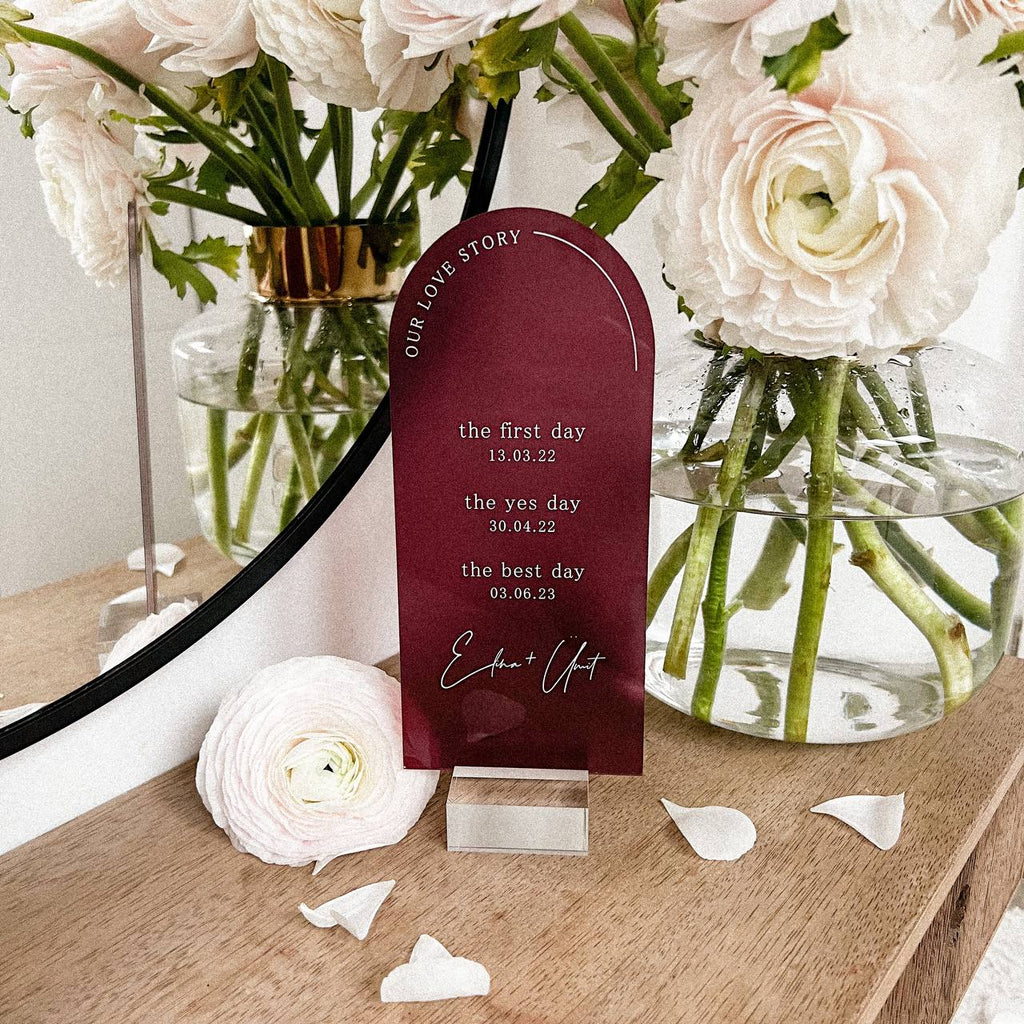 Acrylkarte mit Fuß aus Acrylblock "Our Love Story" | personalisiert