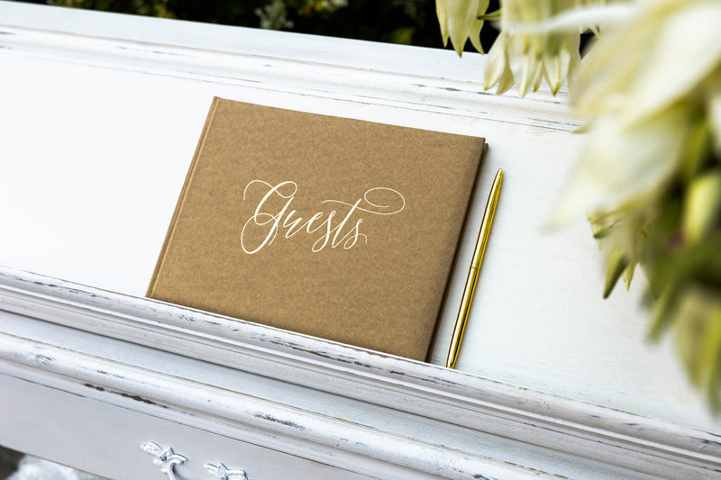 Gästebuch mit goldener Aufschrift in Kraftpapier gebunden - 22 Seiten