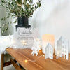 Weihnachtsdeko Schild aus Acryl „Weihnachten ist …“ in Beige