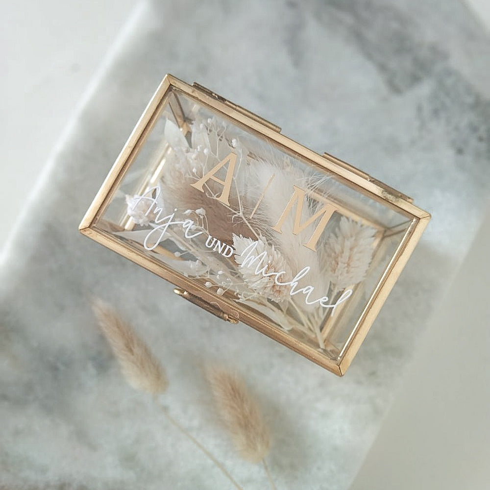 Glass ring box in gold | personalized for you