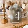Tischnummern mit 3D-Zahlen-Design, das jedem Hochzeitstisch eine moderne Note verleiht