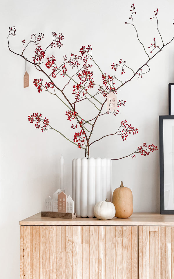 Acrylhäuschen auf Holzleiste