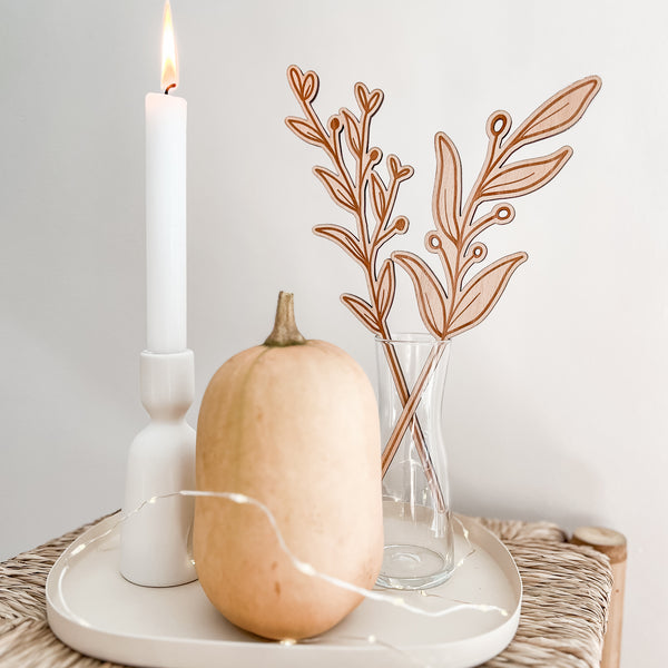 Holzblumen als Buchenholz graviert – die niemals verblühen