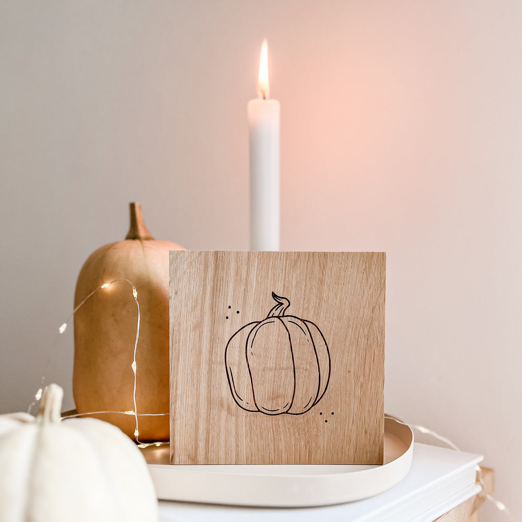 Holzschild aus Eiche mit Pumpkin Gravur