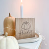 Holzschild aus Eichenholz mit Gravur Herbst und Pumpkin
