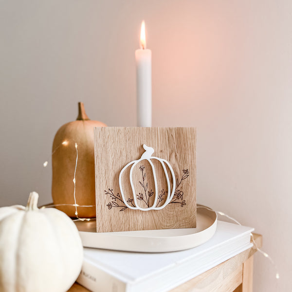 Holzschild aus Eiche mit Gravur und 3D Pumpkin aus Acryl
