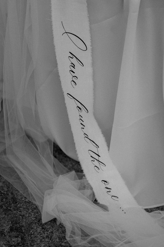 Hochzeit Stuhlschleifen aus Stoff | mit Spüchen
