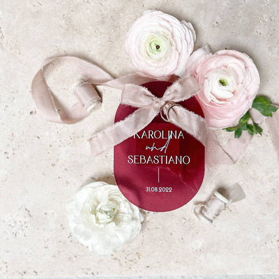 Ringkissen aus Acryl mit Seidenband | Berry | personalisiert