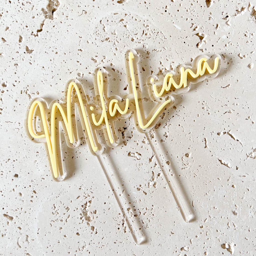 Cake topper personalized with name