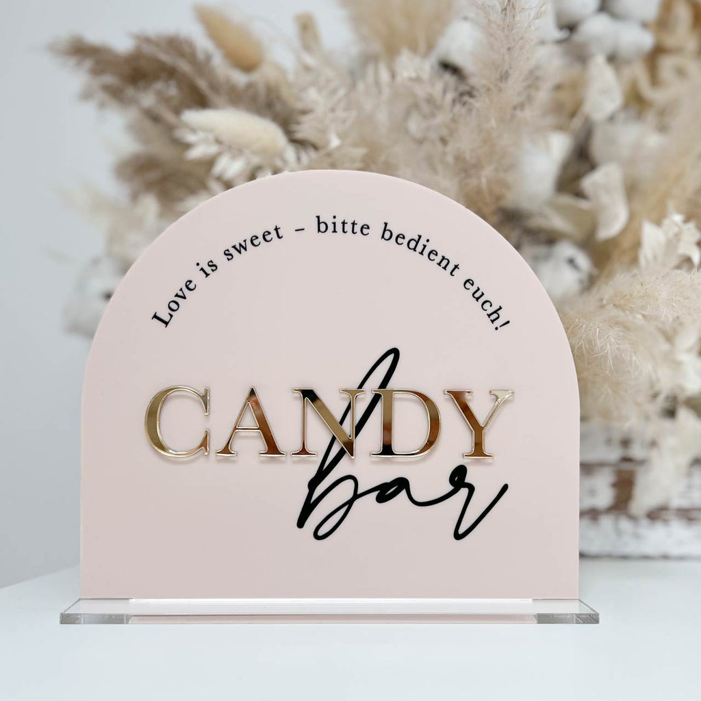 Ein stilvoller Aufsteller mit ansprechendem Design für die Candybar.