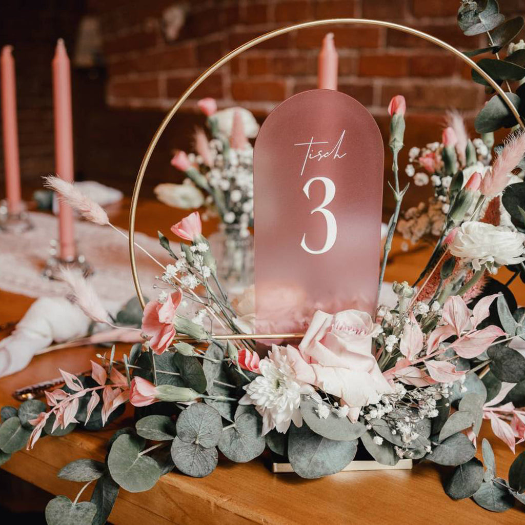 "Einzigartige Tischdekoration mit standfestem Acrylblock-Fuß, sicher und elegant"