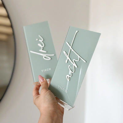 Tischnummer Hochzeit "Lea" aus Acrylglas und ausgeschriebener 3D-Zahl