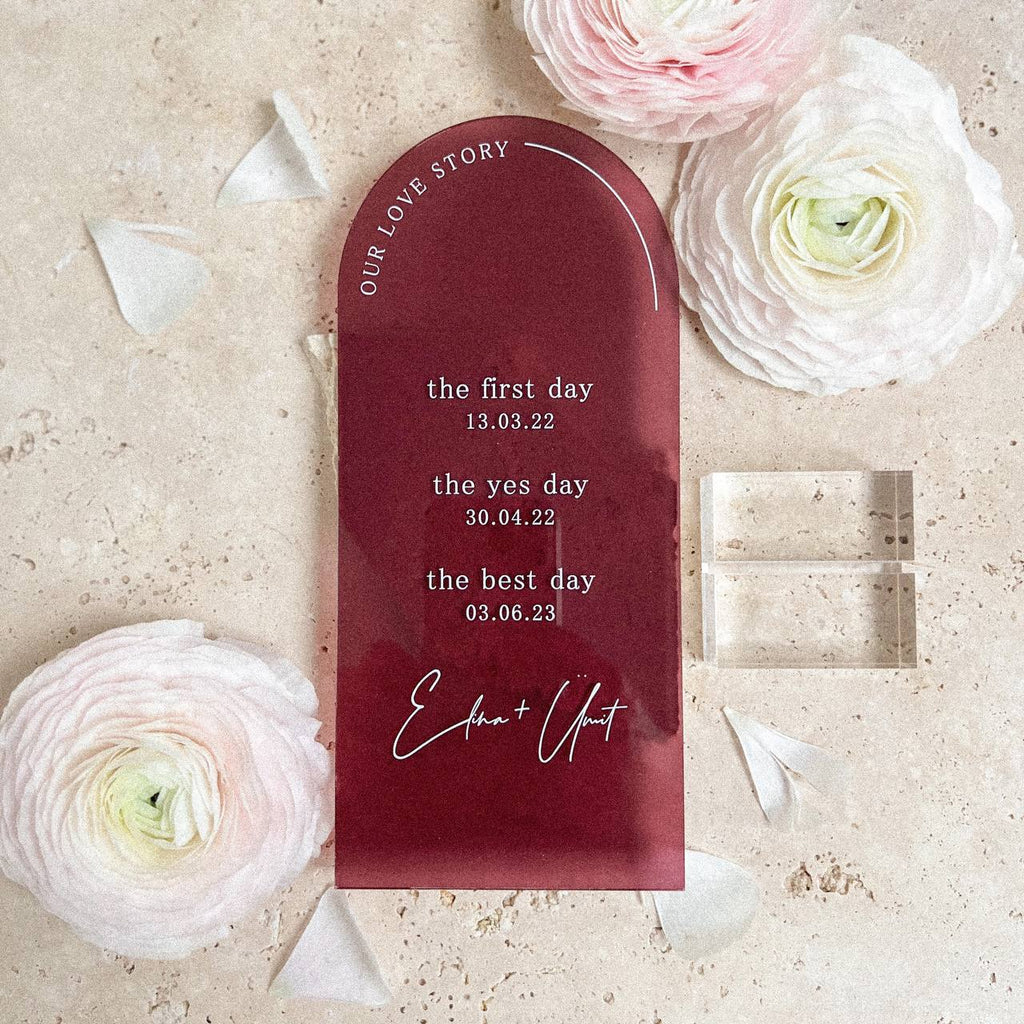 Acrylkarte mit Fuß aus Acrylblock "Our Love Story" | personalisiert