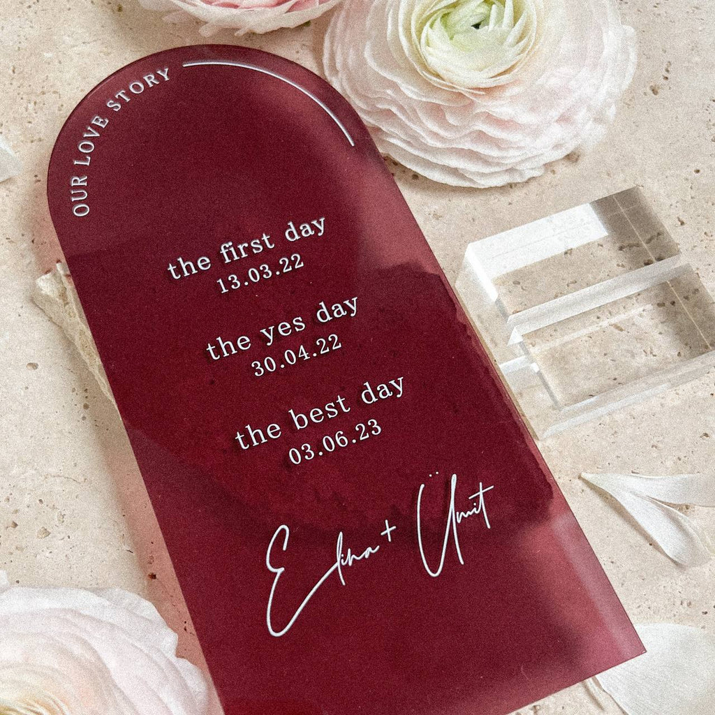 Acrylkarte mit Fuß aus Acrylblock "Our Love Story" | personalisiert