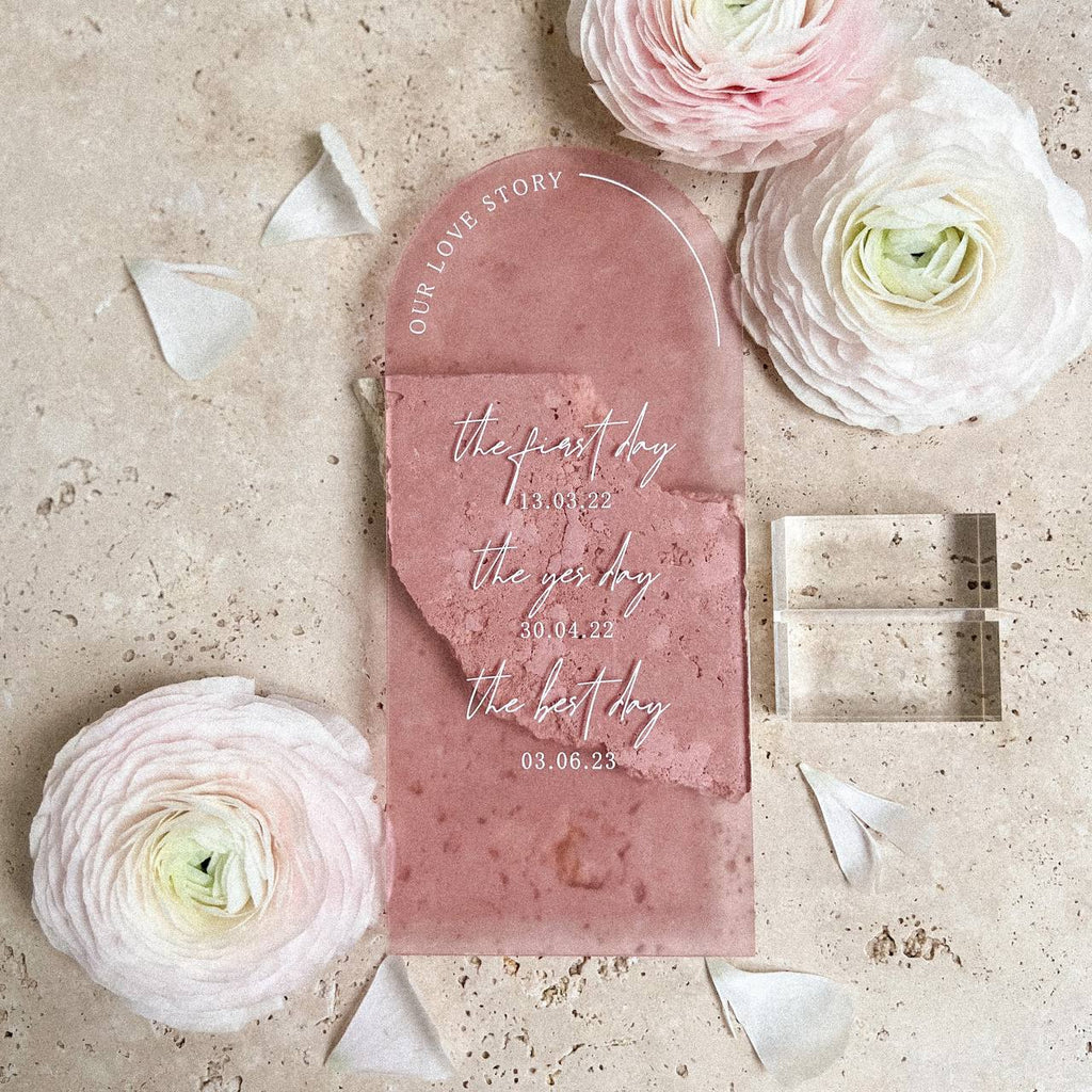 Acrylkarte mit Fuß aus Acrylblock "Our Love Story 2" | personalisiert