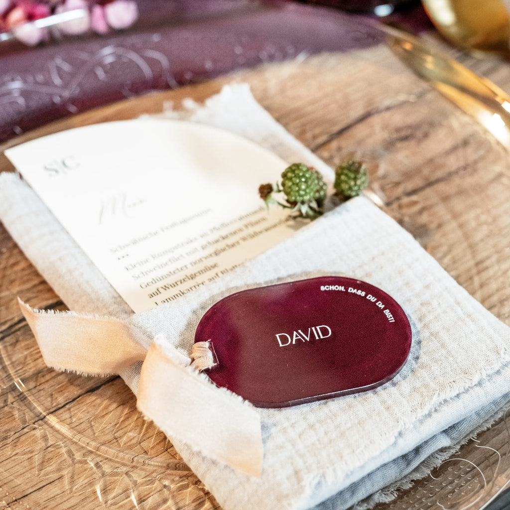 Besondere Platzkarten zur Hochzeit „Berry“ aus Acryl mit UV-Druck