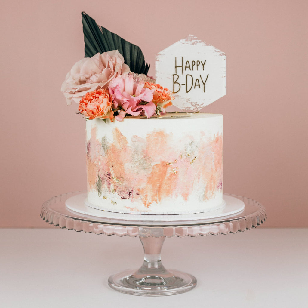 Cake Topper "Happy B-Day" aus Acryl in Hexagon mit Pinselstricheffekt 