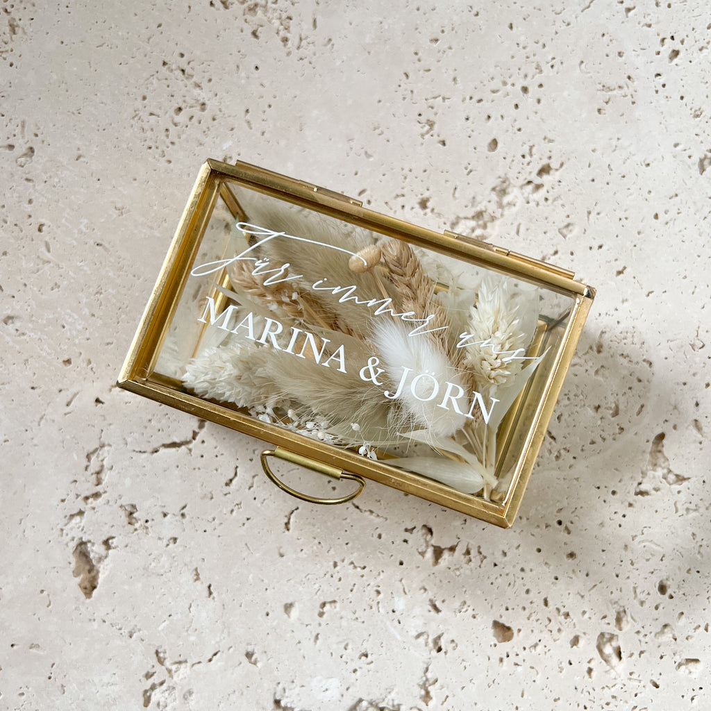 Glass ring box in gold | personalized for you