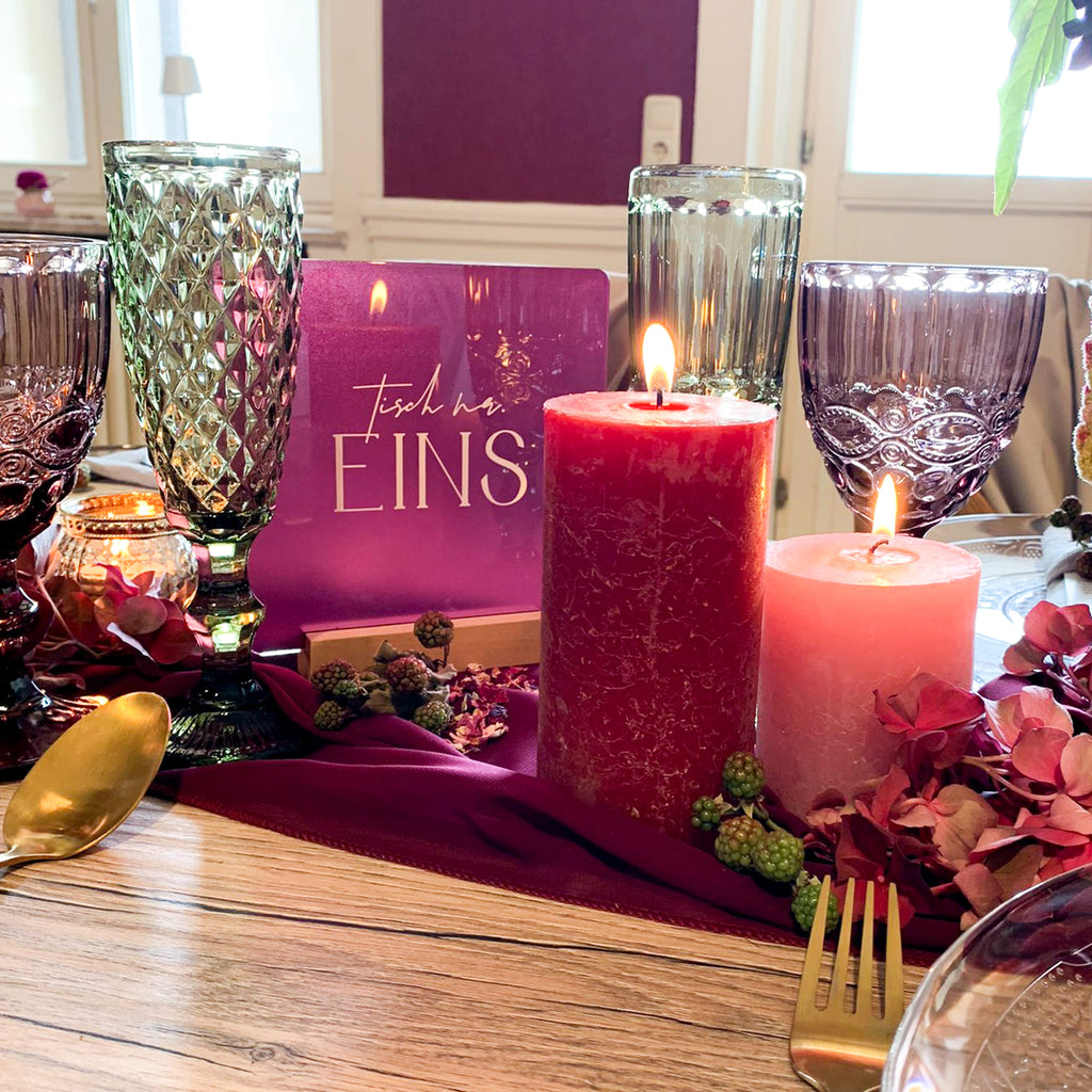 Tischnummern Hochzeit „Berry“ aus Acryl mit Holzfuß