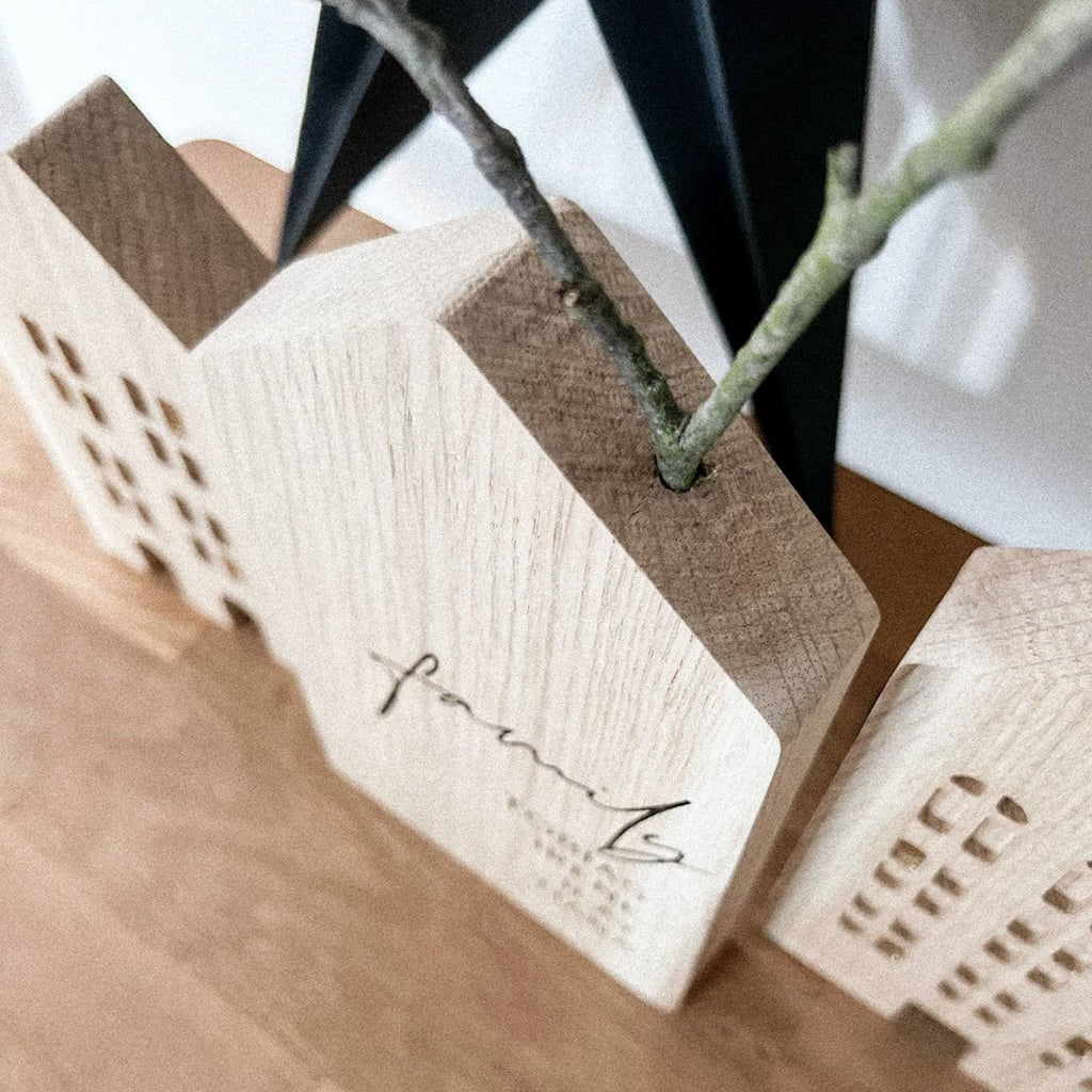 Personalisiertes Deko Häuschen aus Holz "Sunne"
