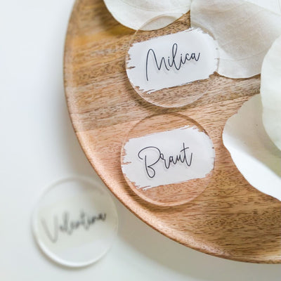 Hochzeit Platzkarte aus Acryl in Rund "Pinselstrich" | mehrere Schriftarten | hochwertiger UV-Aufdruck | Pinselstricheffekt