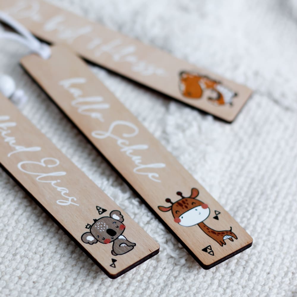 Personalisiertes Lesezeichen aus Holz für Kinder mit Tiermotiven