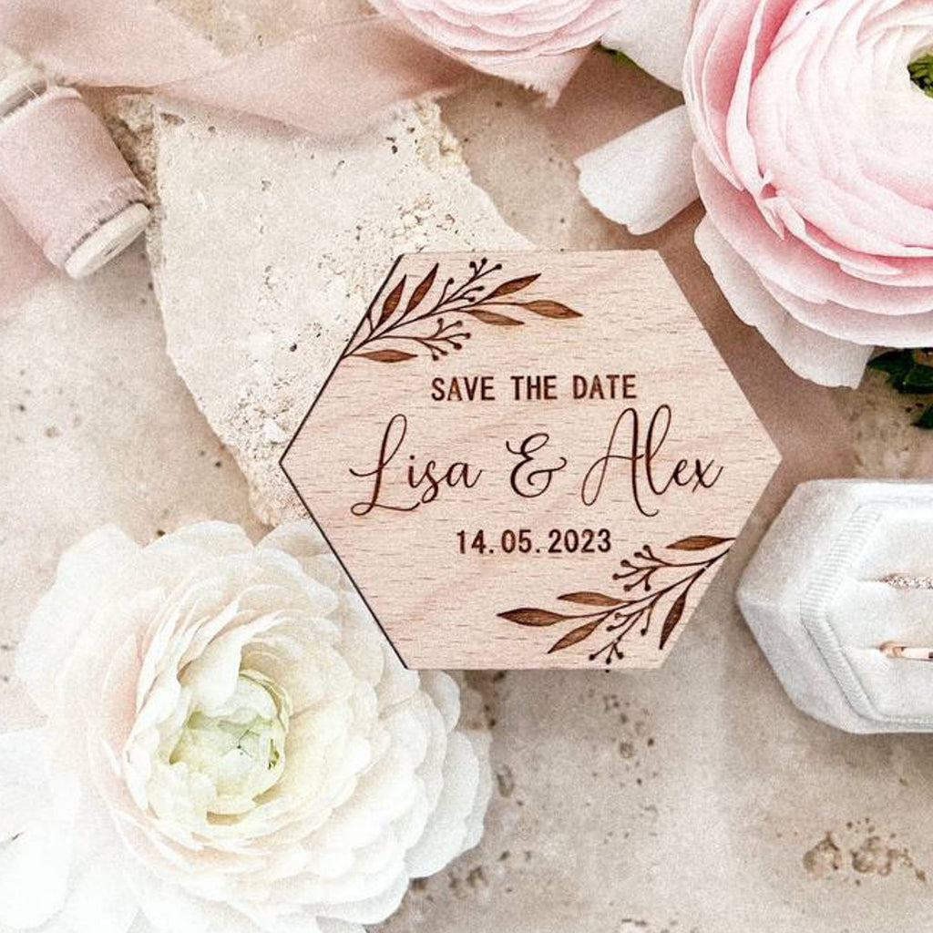 Save the Date Holzmagnet "Hexagon" personalisiert