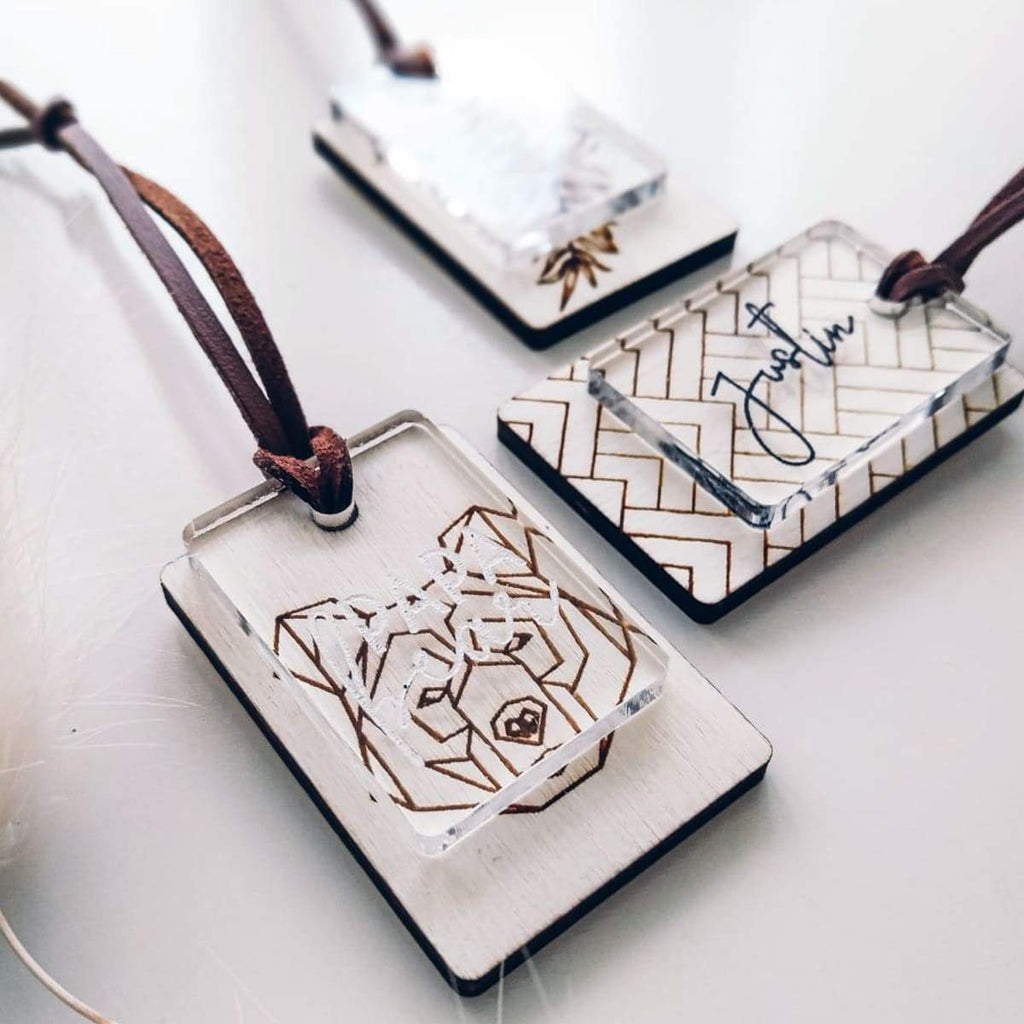 Personalisierter Schlüsselanhänger aus Acryl & Holz mit Motiv