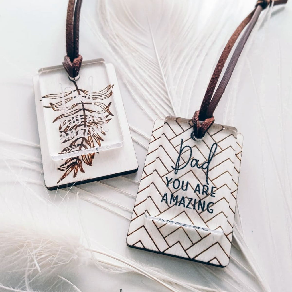 "YOU ARE AMAZING" Schlüsselanhänger aus Acryl und Holz | personalisiert